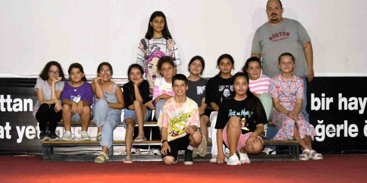 Çine’de geleceğin tiyatrocuları yetiştiriyor