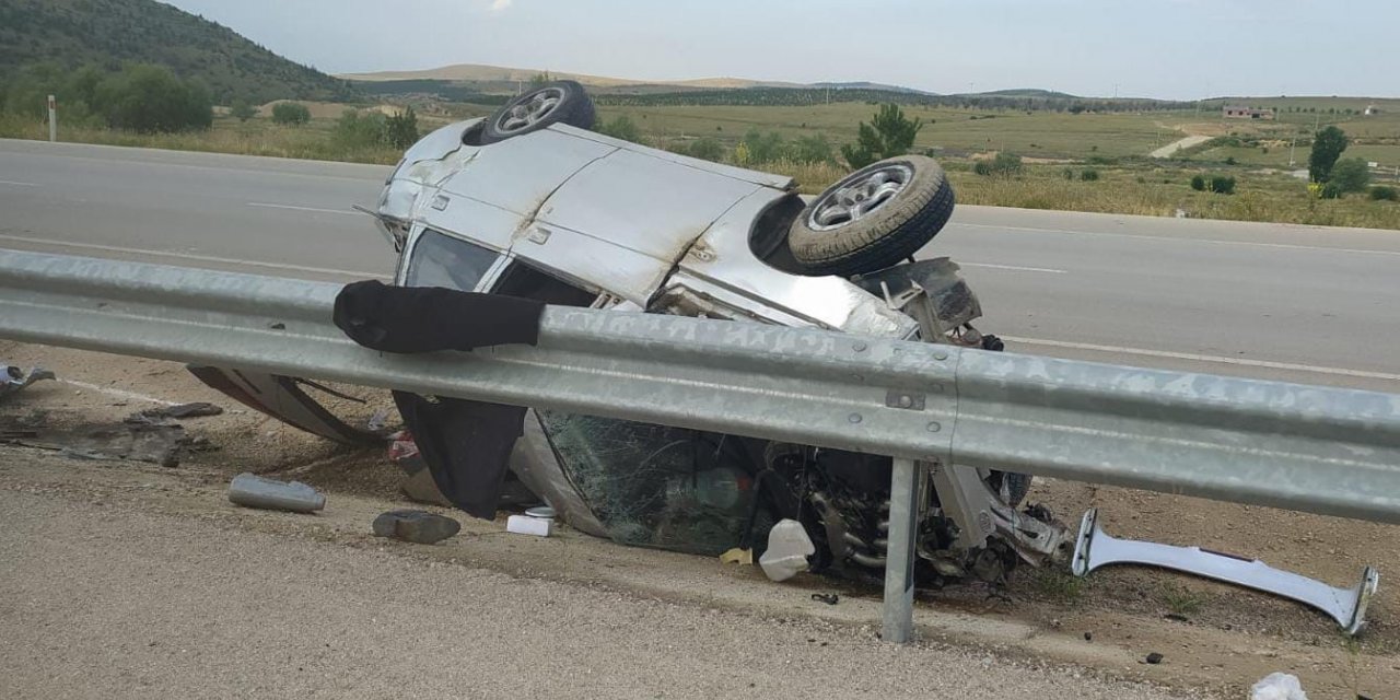 Genç sürücü takla atan araçtan yaralı olarak kurtuldu