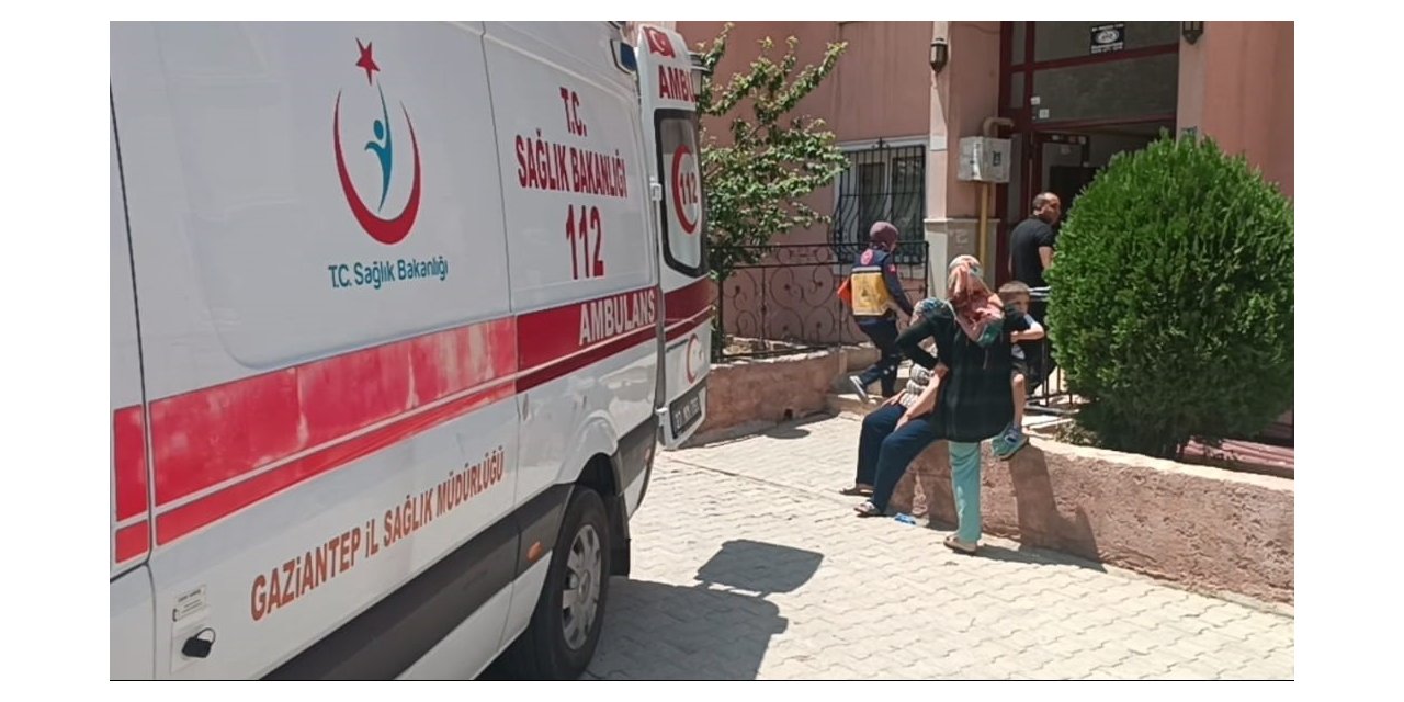 Kontrolden çıkan asansör zemin kata düştü: 5 yaralı