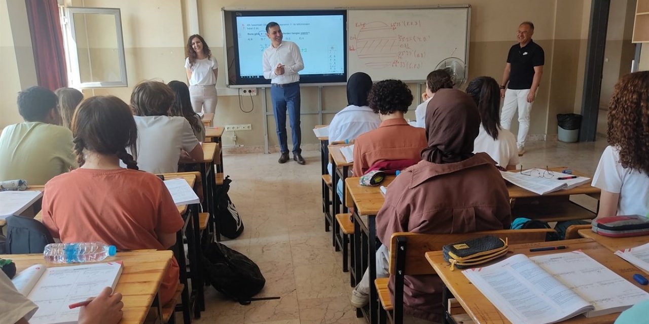 Kaymakam Sülün, yaz kampındaki öğrencilerle buluştu