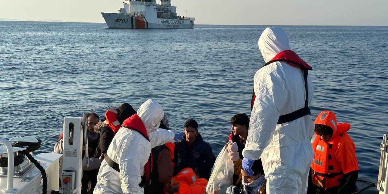 Bakan Yerlikaya haziranda 15 bini aşkın düzensiz göçmenin yakalandığını duyurdu