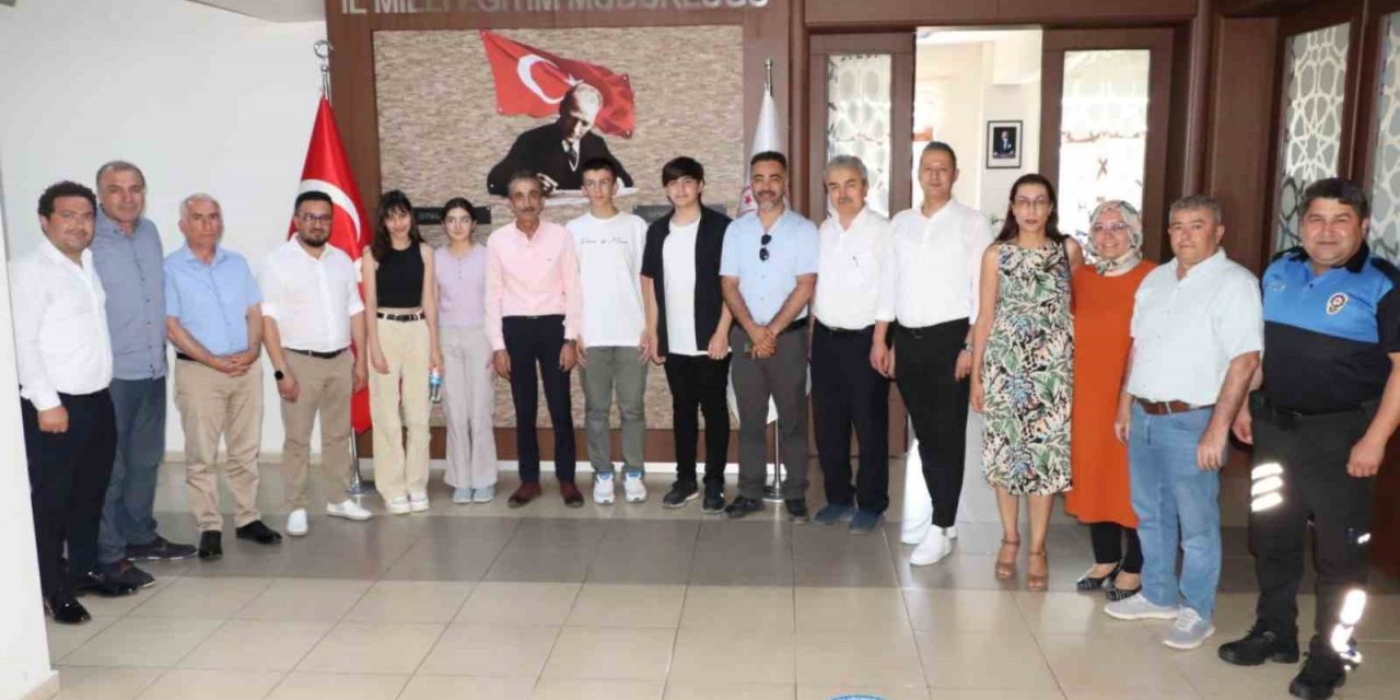 Milli Eğitim Müdürü Kodek, LGS birincilerini ödüllendirdi