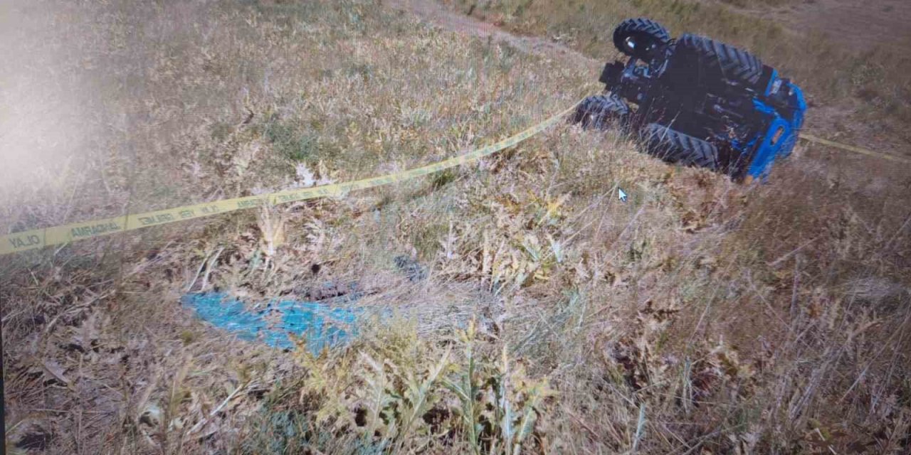 Devrilen traktörün altında kalan çiftçi hayatını kaybetti