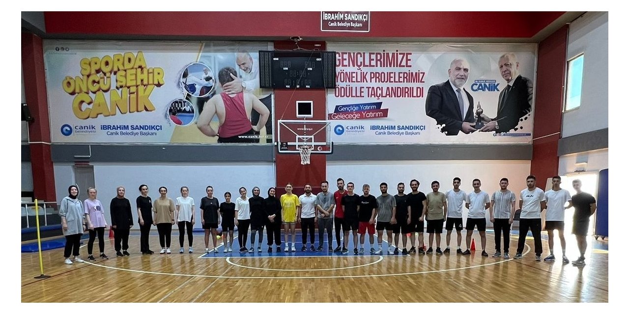 Sandıkçı: “Gençlerimizin yanındayız”