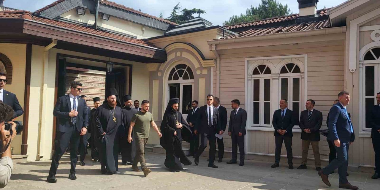 Ukrayna Devlet Başkanı Zelenski, Fener Rum Patriği Bartholomeos’u ziyaret etti