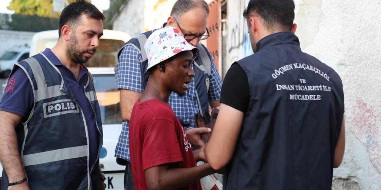 İzmir’de düzensiz göçmen operasyonu