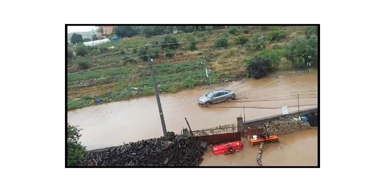Bursa’da şiddetli yağış dereleri taşırdı