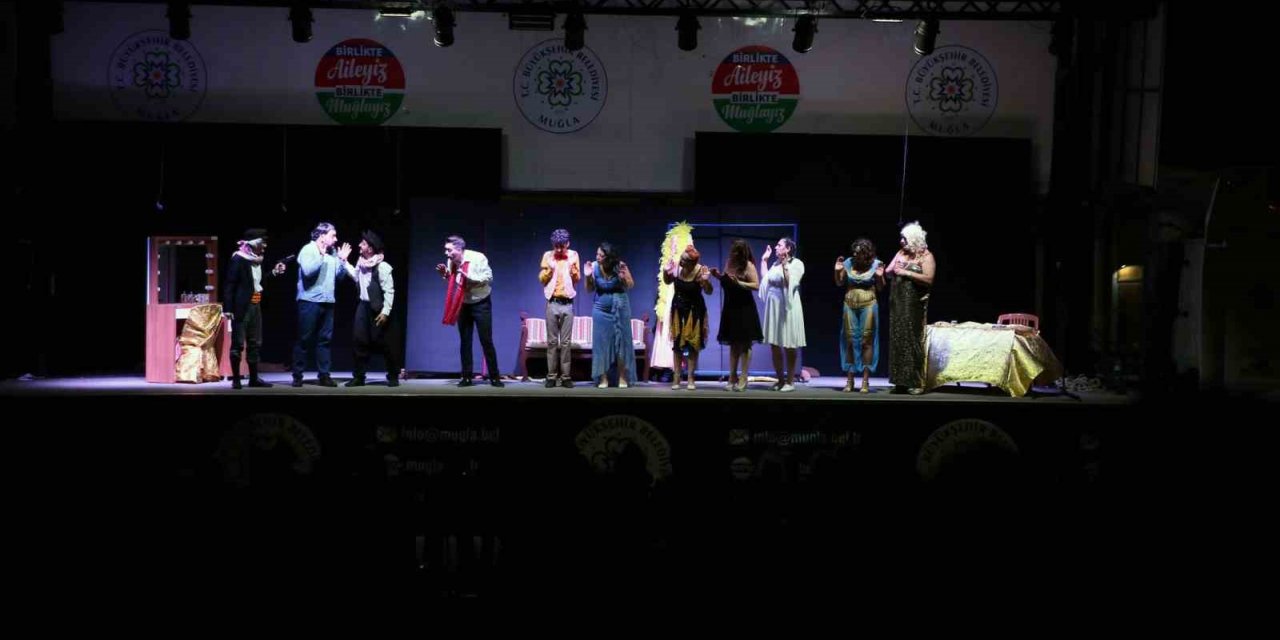 Hisseli Harikalar Kumpanyası izleyici ile buluştu