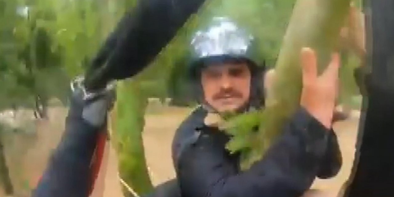 Şile’de selde mahsur kalan 2 kişinin helikopterle kurtarılma anı kamerada