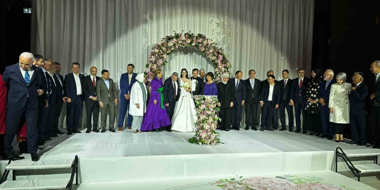 Ertekin ailesinin mutlu günü