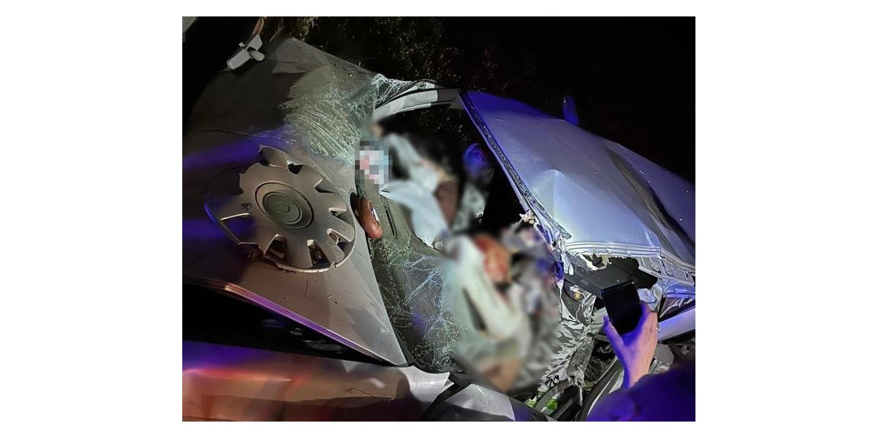 Otomobil traktör römorkuna çarptı: 2 ölü, 2 ağır yaralı