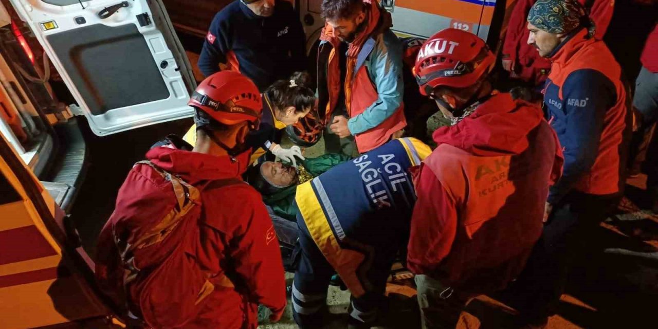 Kaçkar Dağları’ndaki yaralı dağcı kurtarıldı