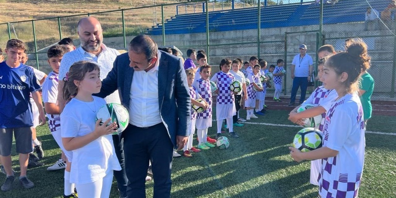 Çiçekdağı ilçesinde yaz futbol okulu başladı