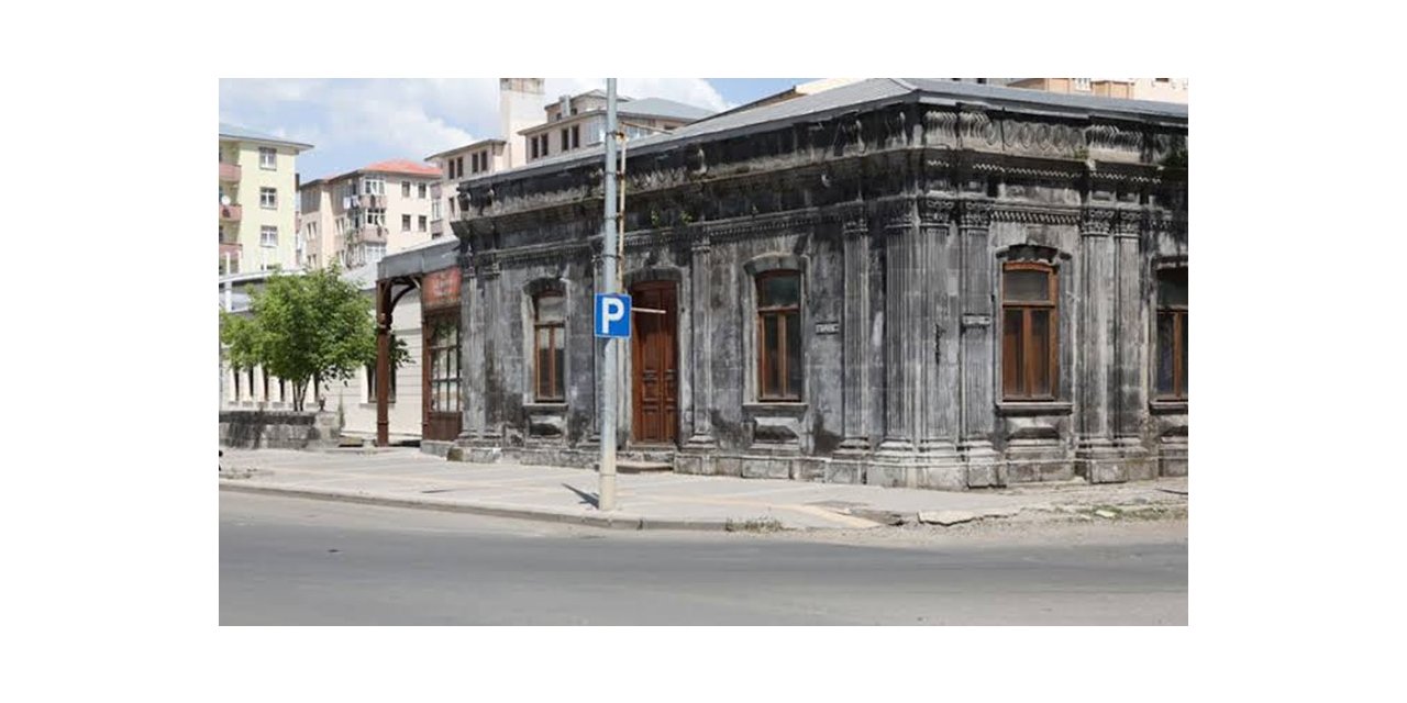 Kars belediye Başkanlığı’ndan Aynalı Köşk açıklaması