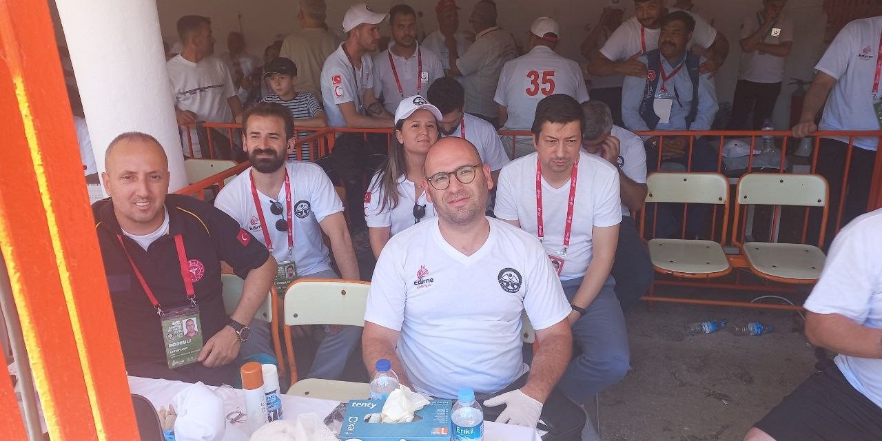 Er meydanında sağlıkçılar durmadı: Sağlıkçıların Kırkpınar mesaisi