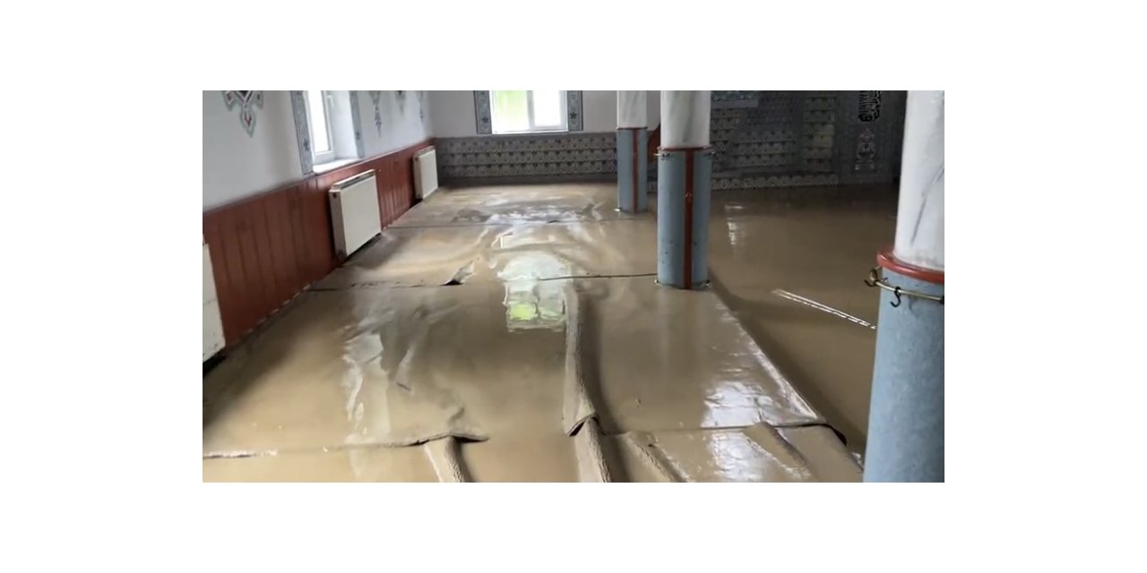 Zonguldak’ta cami sular altında kaldı
