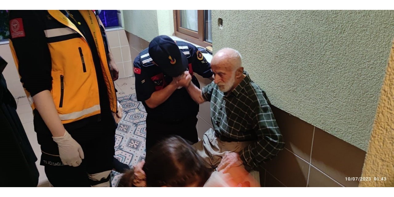 Türkeli’de mantar toplamak için gittiği ormanda kaybolan yaşlı adam bulundu