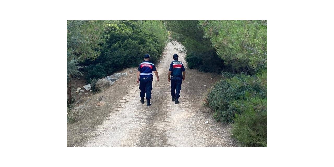 Jandarma ekipleri vatandaşları orman yangına karşı uyarıyor