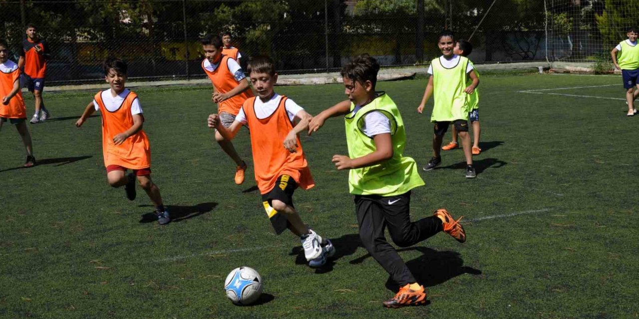 Geleceğin futbolcuları Çine’de yetişiyor