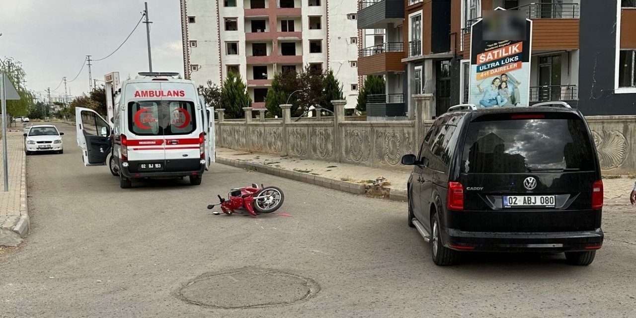 Otomobil ile motosiklet çarpıştı: 1 yaralı