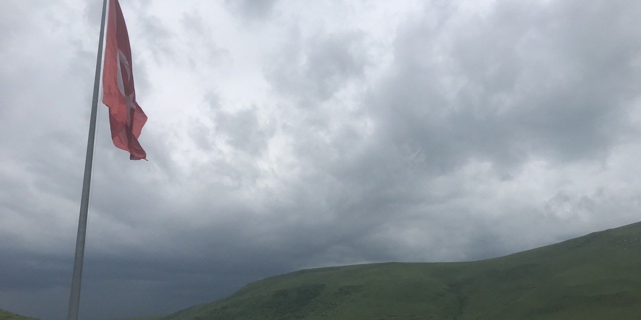 Festivalde Ata’nın silüetine bulut engeli