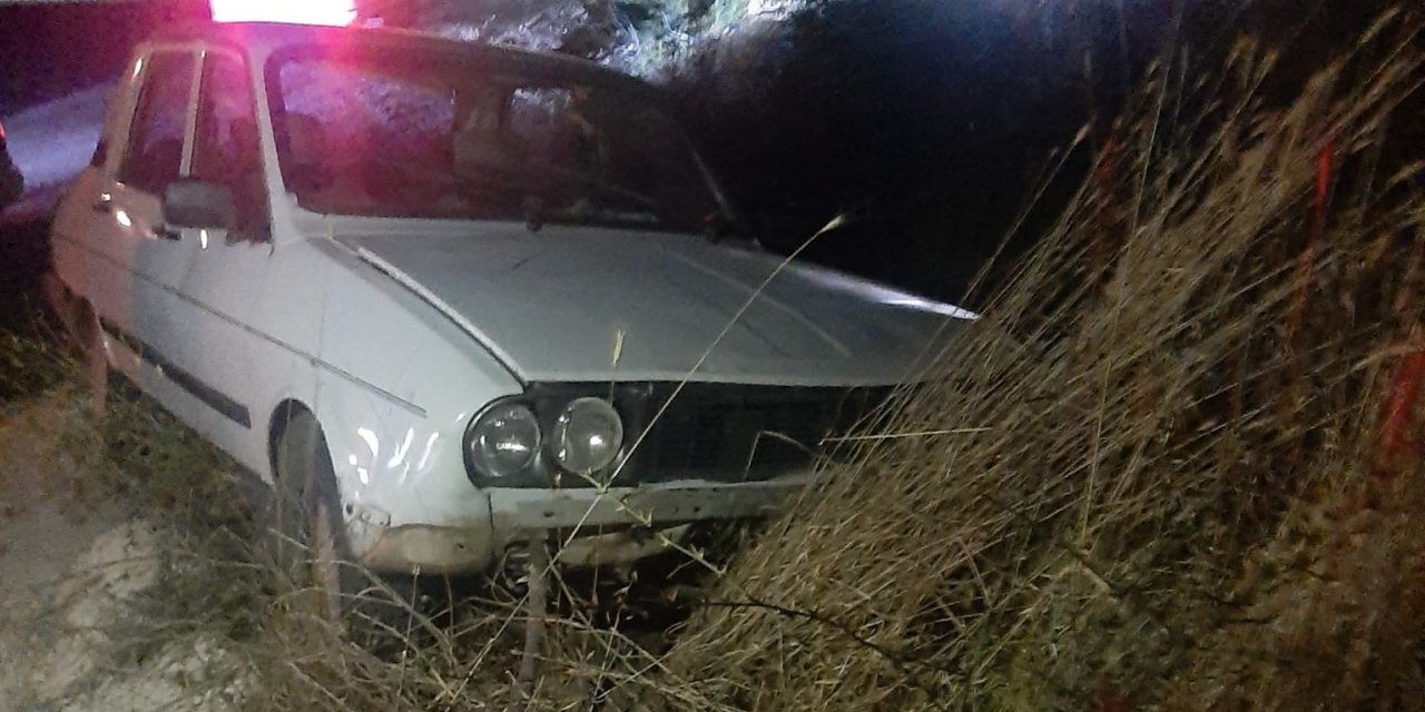 Virajı alamayan otomobil şarampole girdi: 1 yaralı