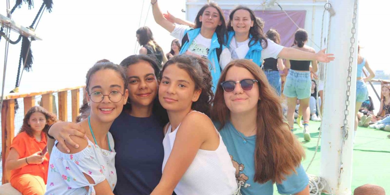 Kuşadası’nda 21. Dönem Ulusal Gençlik Kampı düzenlendi