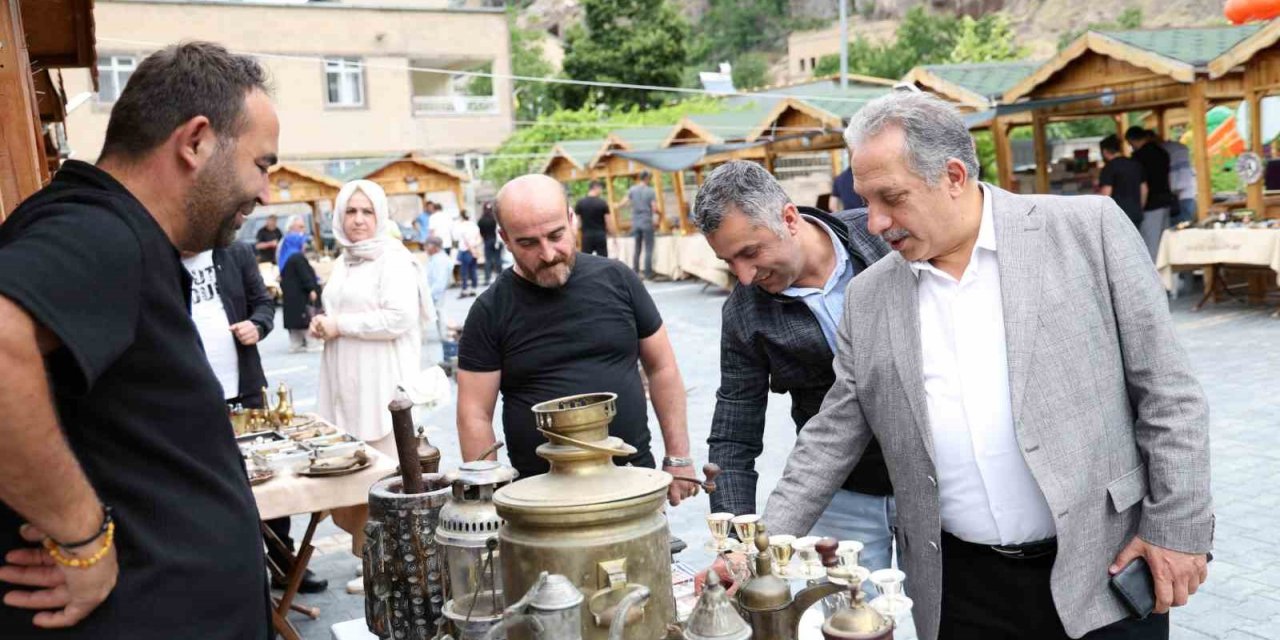Talas Antika Pazarı ayda iki gün