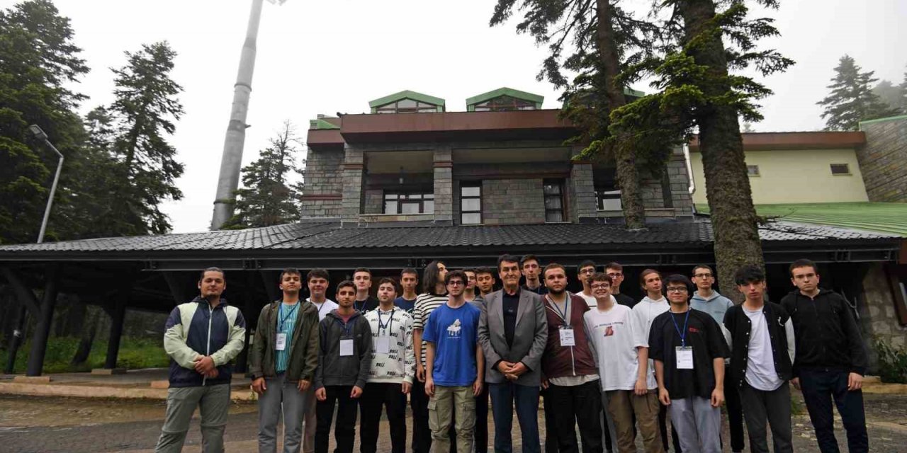 Başarılı öğrenciler zirvede motivasyon kampında