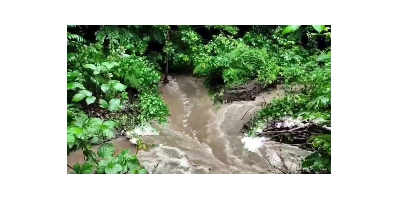 Tokat’ta Sağanak yağış sonrası yol çöktü