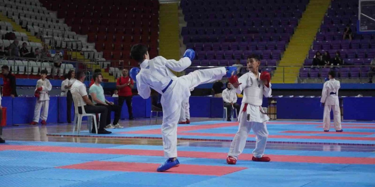 Anadolu Yıldızlar Ligi’nde Karate Yarı Final Müsabakaları Sona Erdi