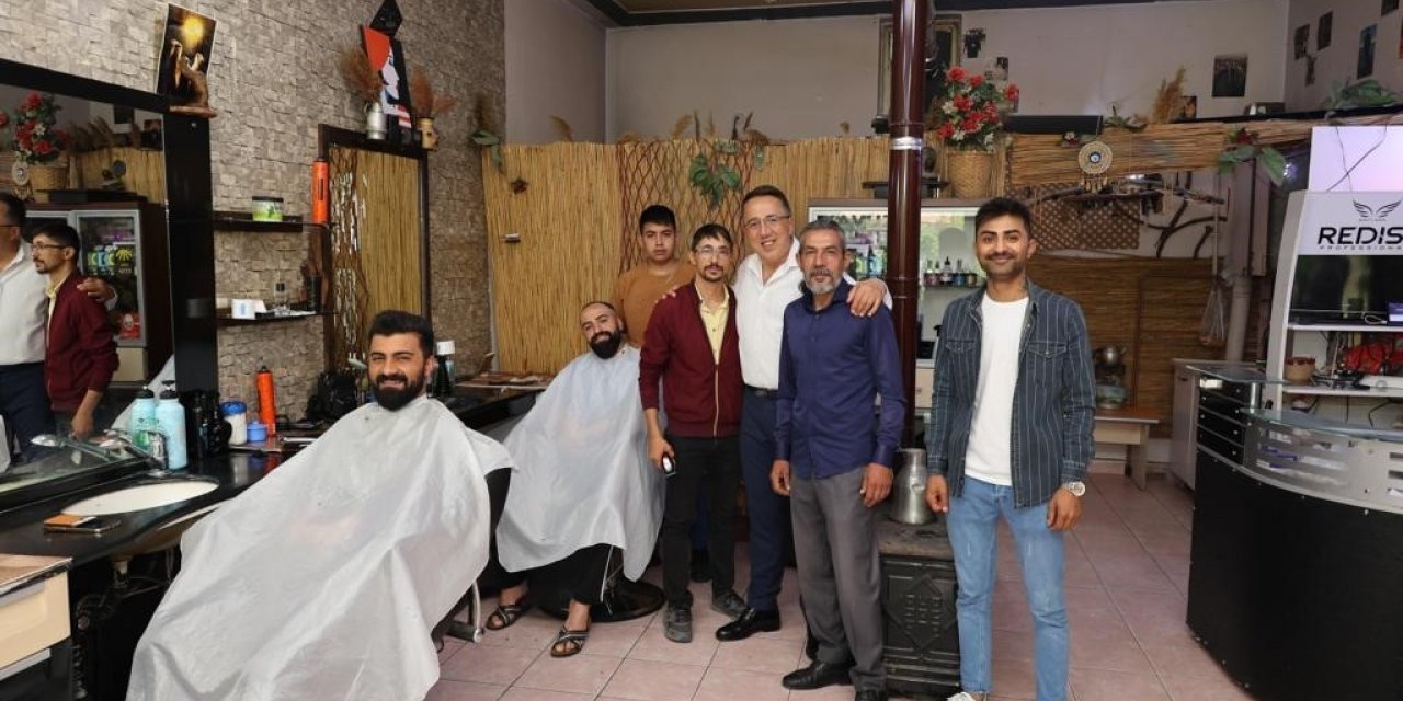 Başkan Savran 2000 Evler Mahallesi esnaflarını ziyaret etti