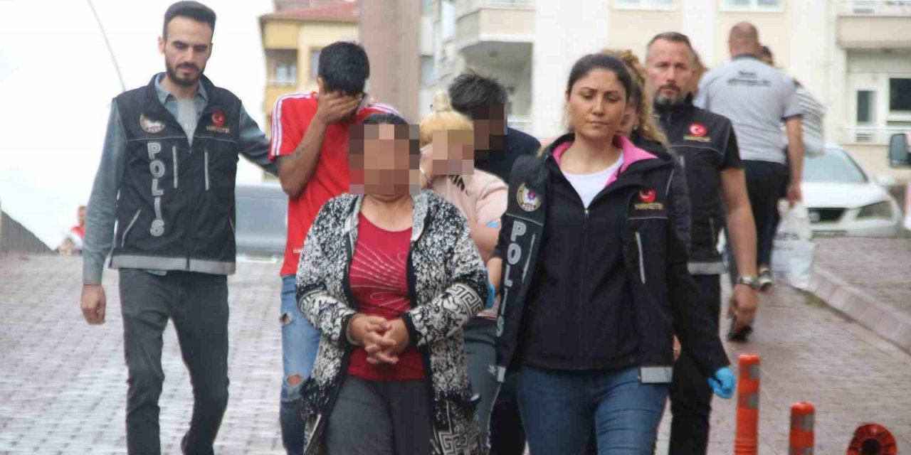 Uyuşturucu operasyonunda gözaltına alınanlar adliyede