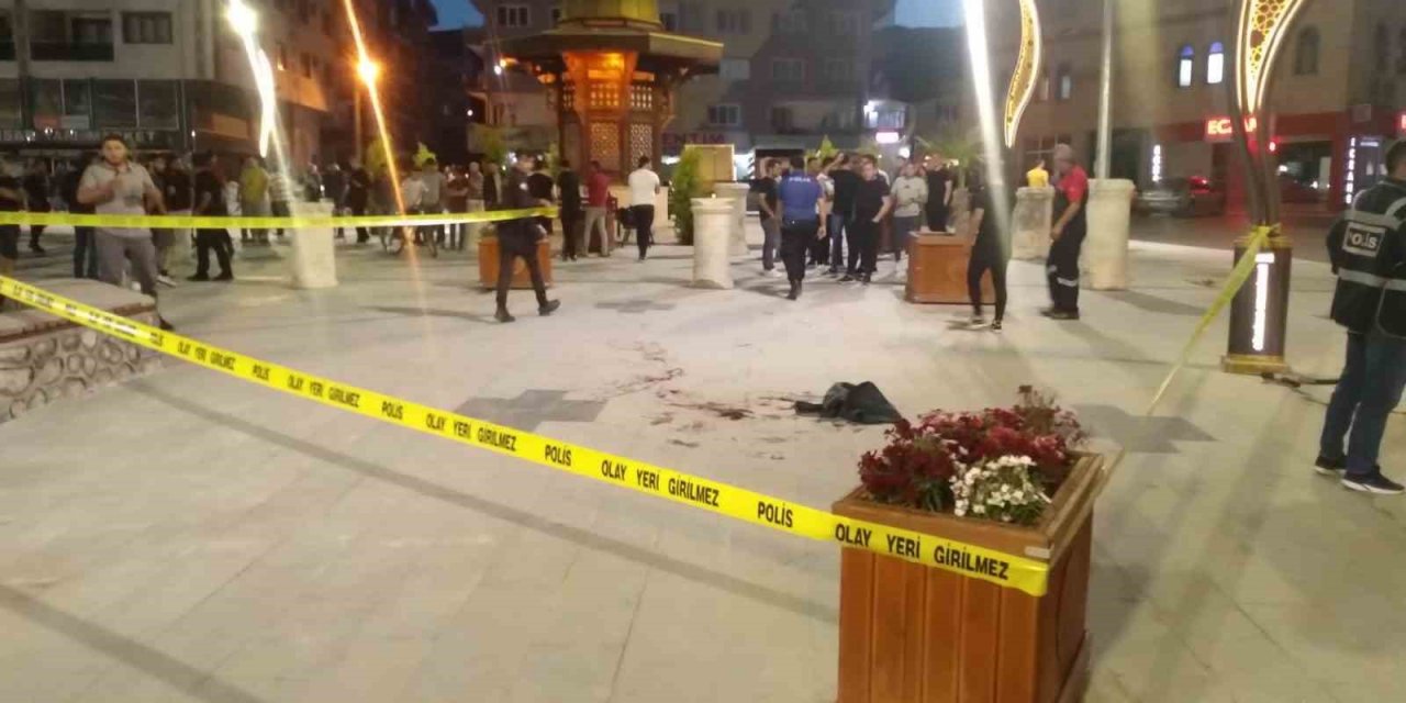 Burdur’da bıçaklı kavga: 2 yaralı