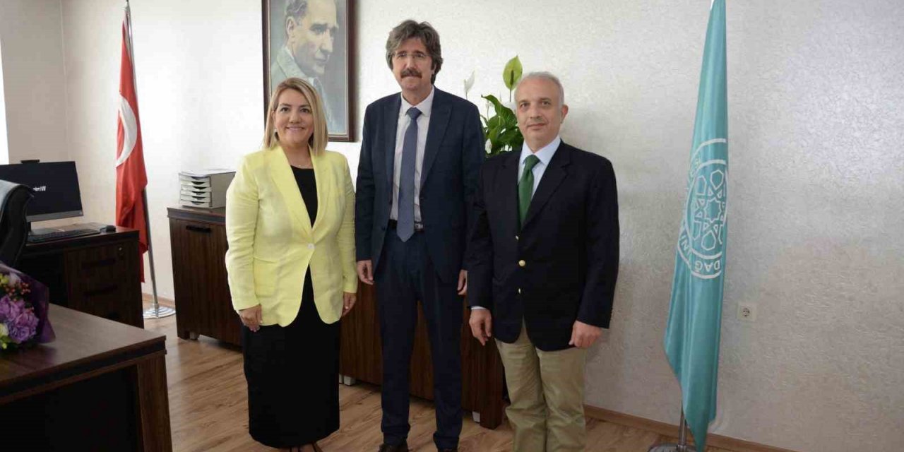 BUÜ Tıp Fakültesi’nin en genç ve ilk kadın dekanı görevi devraldı