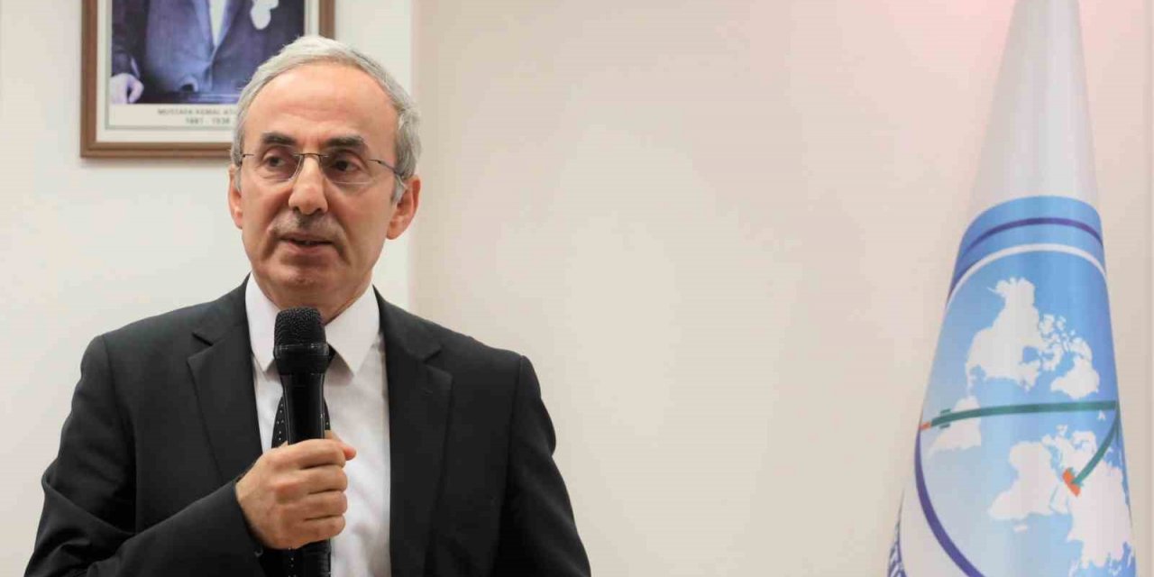 GİBTÜ’den mezun olan 421 öğrenci kep attı