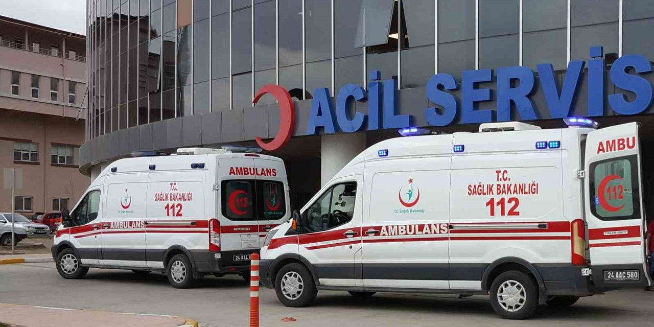 Erzincan’da trafik kazası: 11 yaralı