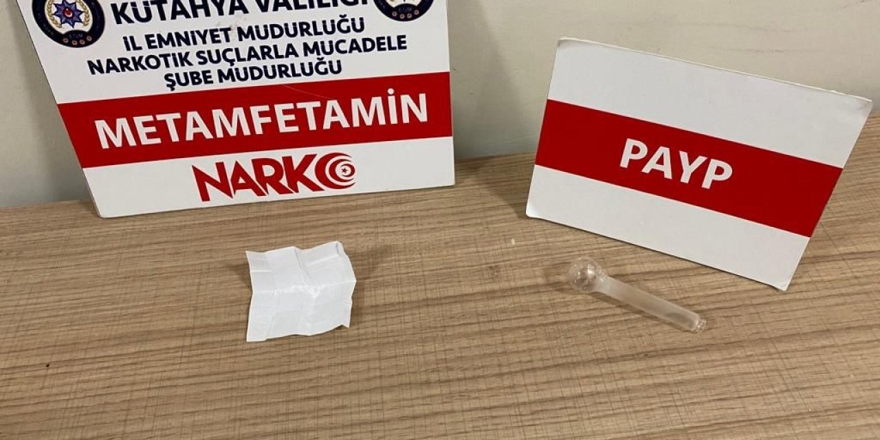 Kütahya’da şüpheli şahsın üzerinde uyuşturucu ele geçirildi