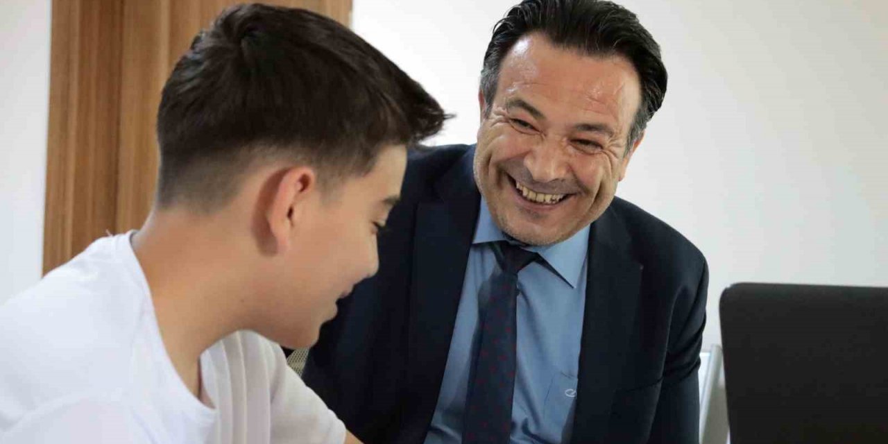 Öğretmenler öğrencilerin geleceği için mesaide