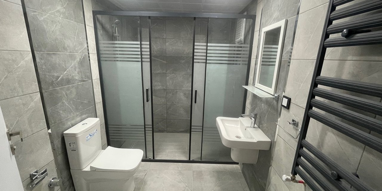 Depremden etkilenen Birecik’te örnek daire hazır hale geldi