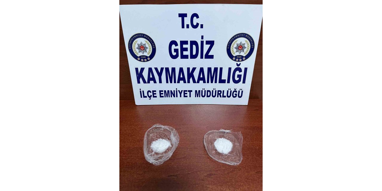 Gediz’e uyuşturucu getiren 2 şahıs yakalandı