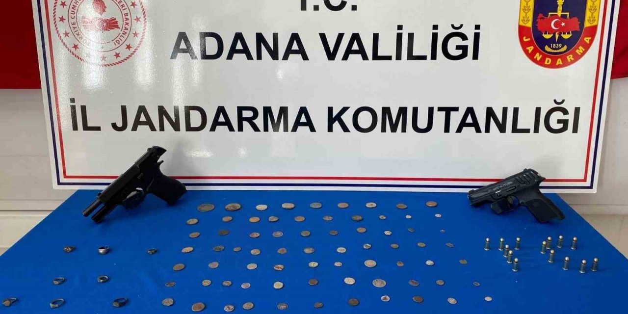 Adana’da 8’i gümüş yüzük 104 adet tarihi eser ele geçirildi