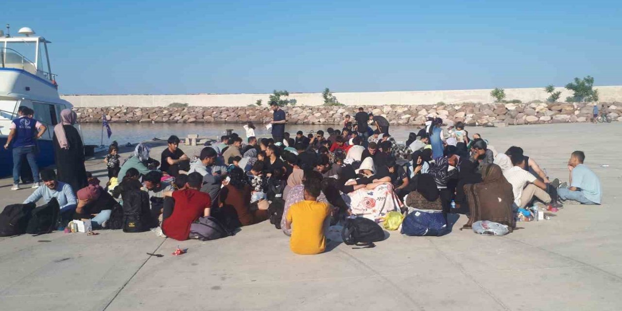 Ayvacık açıklarında 144 kaçak göçmen ile 1 göçmen kaçakçısı şüphelisi yakalandı