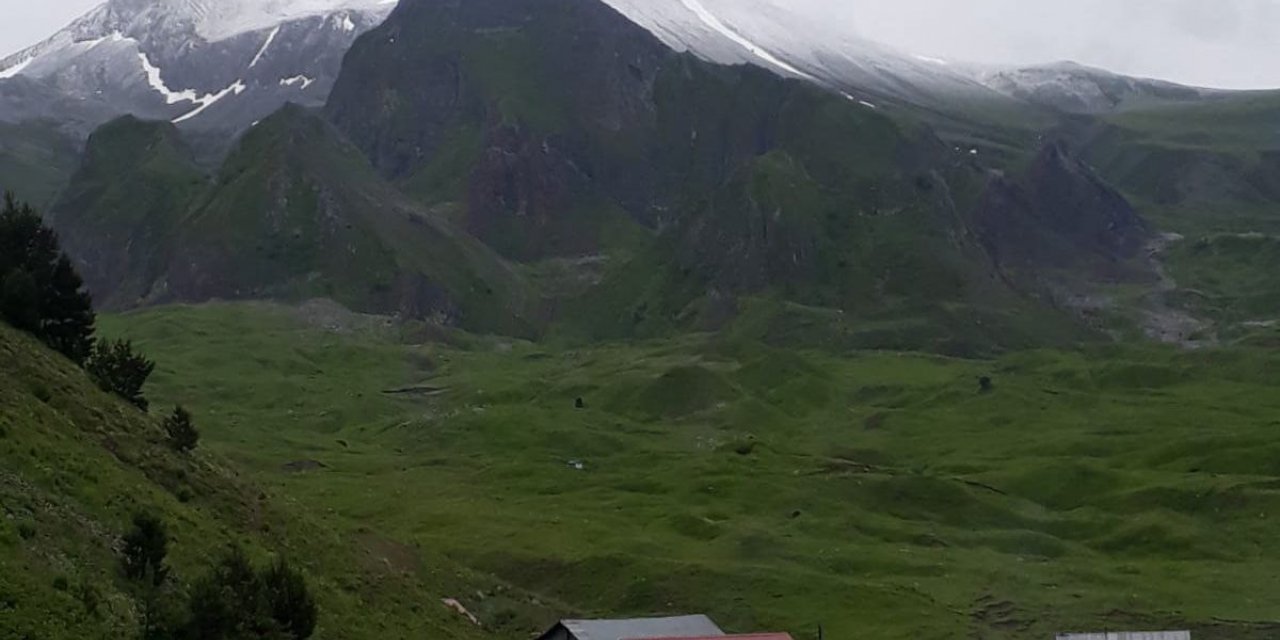 Artvin’de Temmuz ayında kar sürprizi