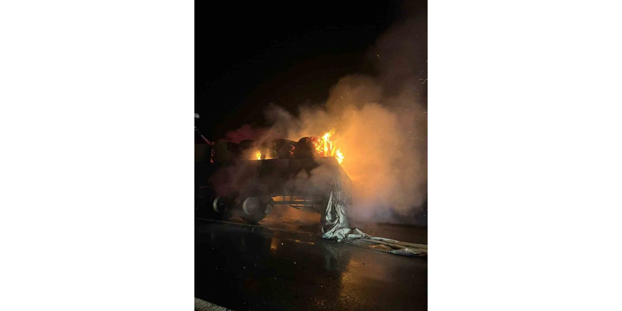 Lastiği patlayan tır alev topuna döndü