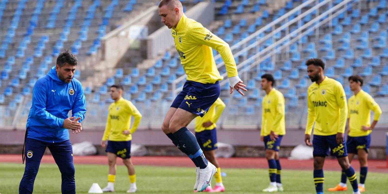 Fenerbahçe, yeni sezon hazırlıklarını sürdürdü