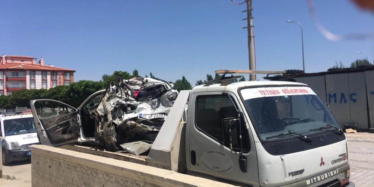 Afyonkarahisar’da trafik kazası 1 ölü 3 yaralı