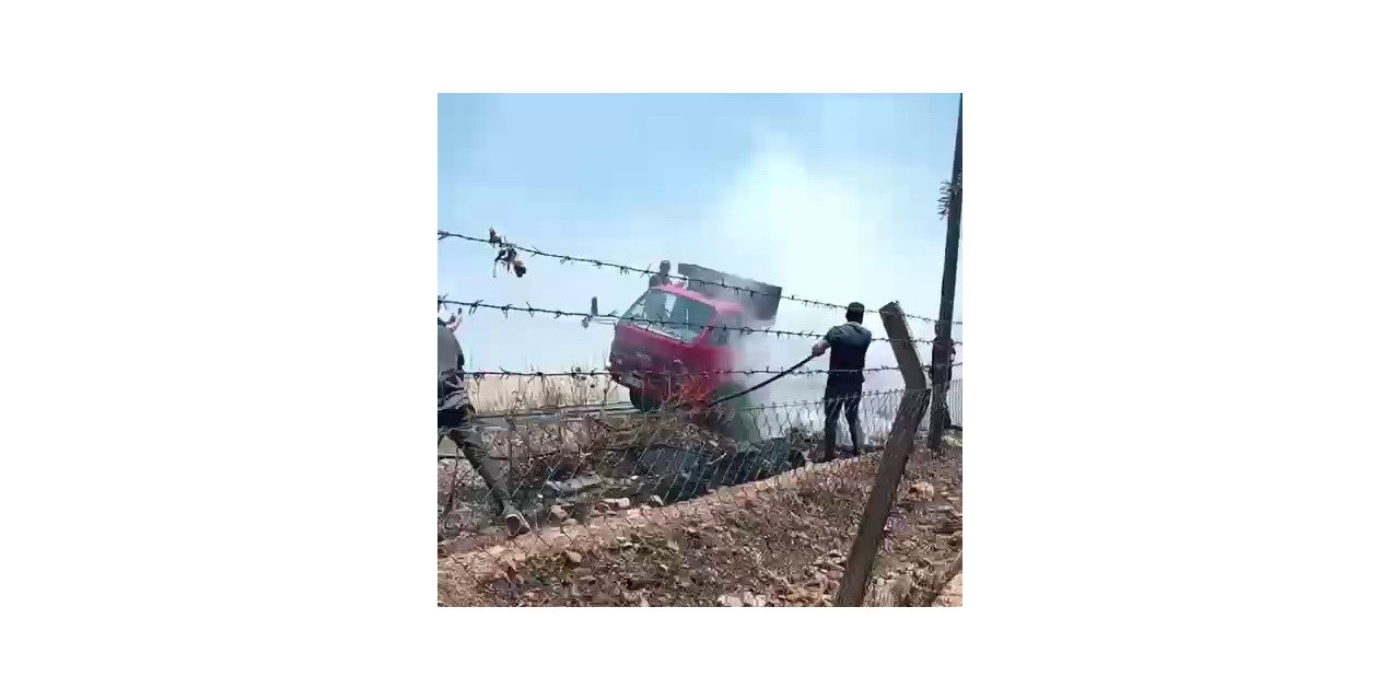 Saman yüklü kamyon alev alev yandı