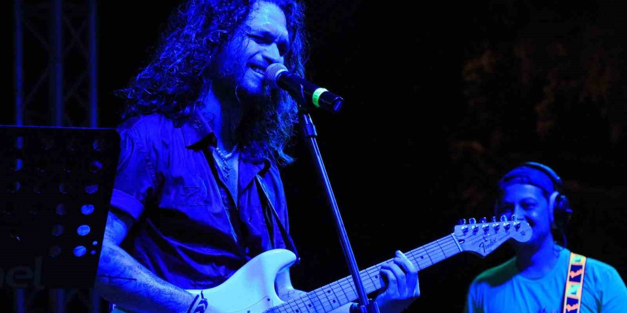 Çiftlikköy’de Gençlik Festivali konserleri Alkan Dalgakıran’la başladı