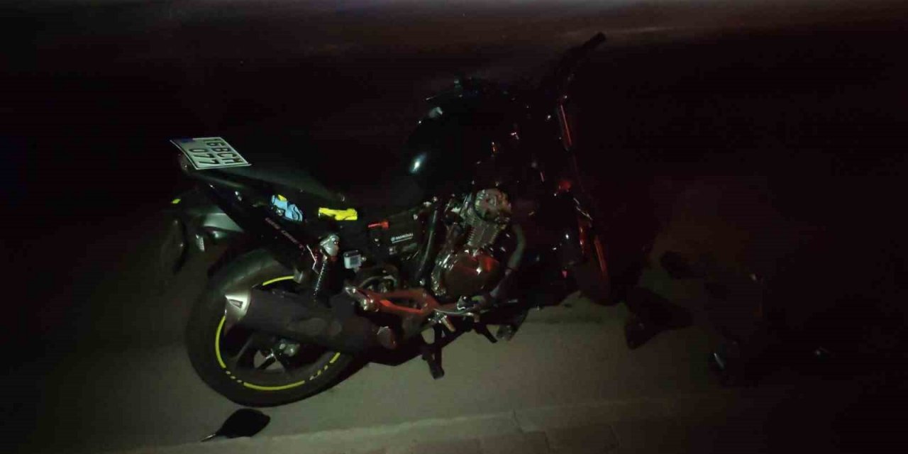 Motosiklet traktöre çarptı: 1 yaralı